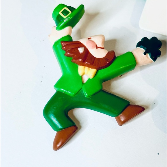 St. Patrick’s Day Shamrock Lucky Jewelry Lot vintage pins, earrings, scarf - Picture 3 of 9